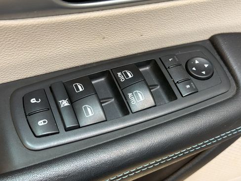 Used 2018 Chrysler Pacifica Touring Plus FWD image 14