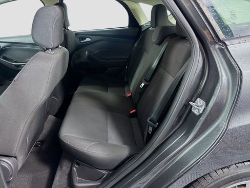 Used 2018 Ford Focus SE FWD image 22