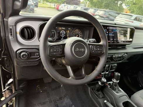 Used 2024 Jeep Wrangler Unlimited Sport AWD/4WD image 2