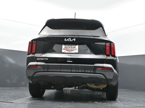 Used 2023 Kia Sorento LX FWD image 40