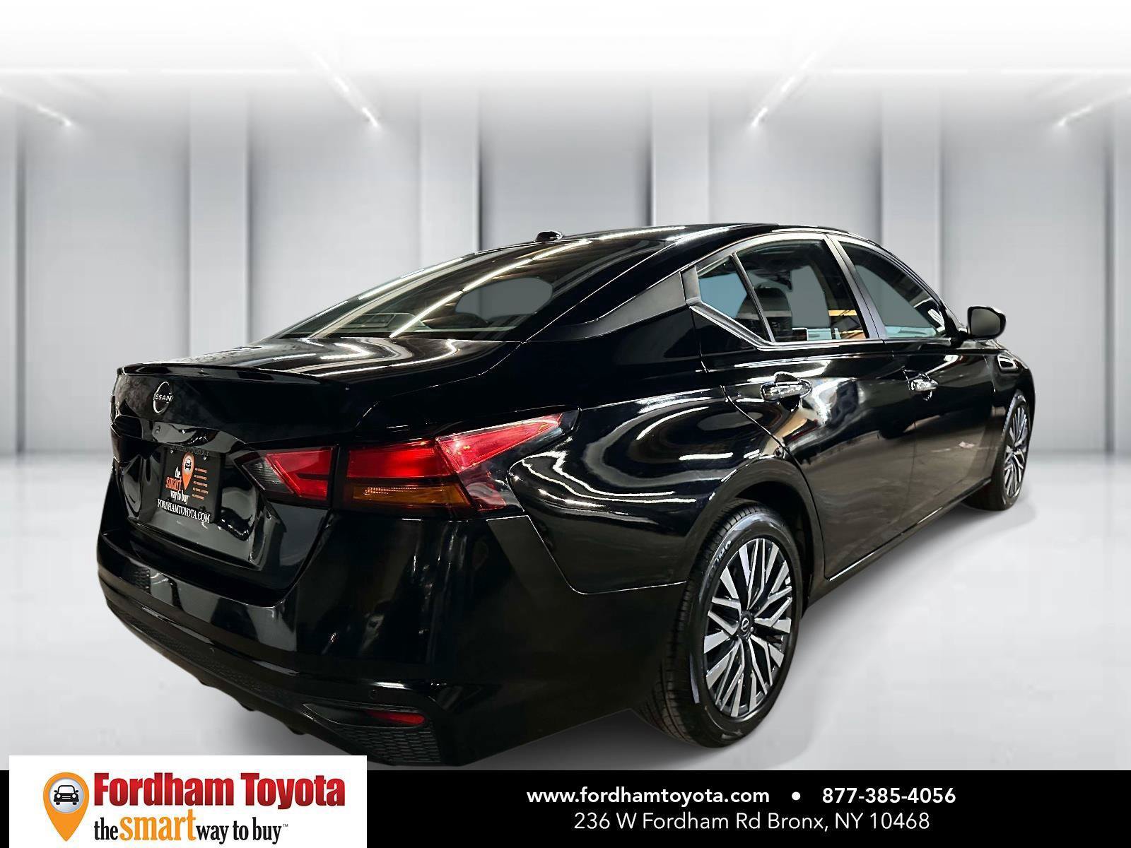 Used 2025 Nissan Altima 2.5 SV FWD image 4