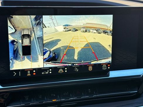 Used 2024 GMC Sierra 2500 SLT w/ SLT Premium Package image 19