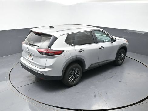 Used 2024 Nissan Rogue S FWD image 13
