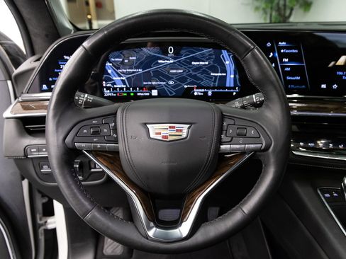 Used 2022 Cadillac Escalade Sport Platinum w/ LPO, ONYX Package image 16