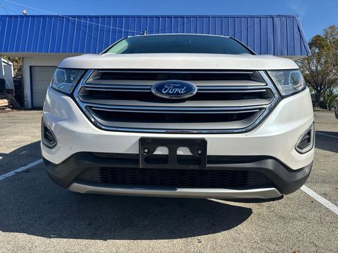 Used 2017 Ford Edge Titanium w/ Technology Package FWD image 6
