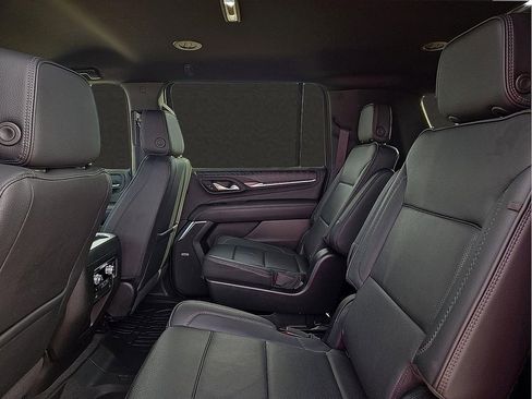 Used 2022 GMC Yukon XL Denali image 10