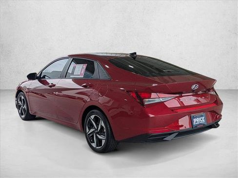 Used 2023 Hyundai Elantra SEL w/ Convenience Package FWD image 8