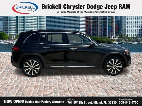 Used 2021 Mercedes-Benz GLB 250 w/ Premium Package image 7