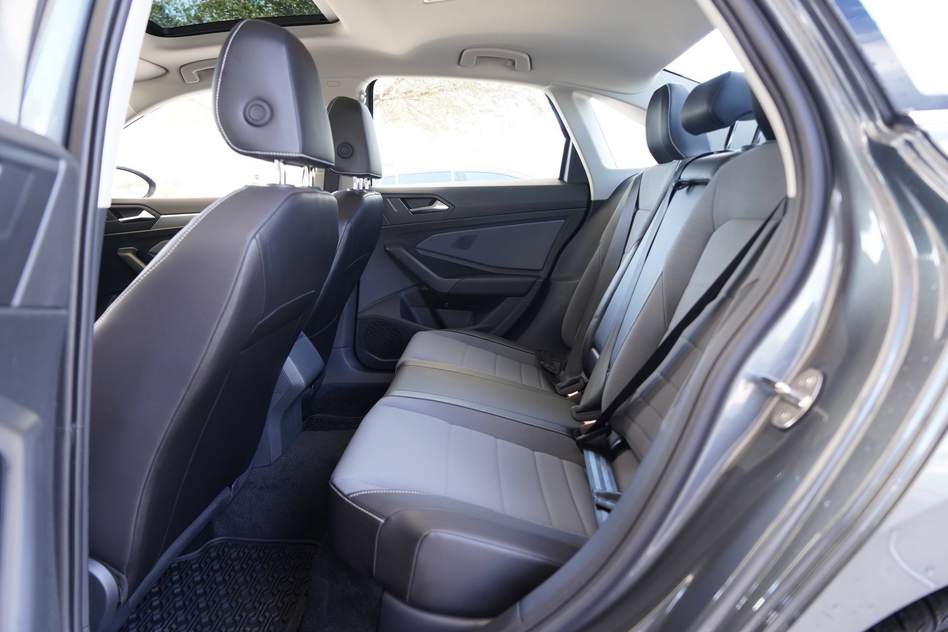 Certified 2026 Volkswagen Jetta SE FWD image 29