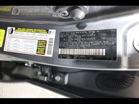 Used 2024 Toyota Highlander XLE AWD/4WD image 57