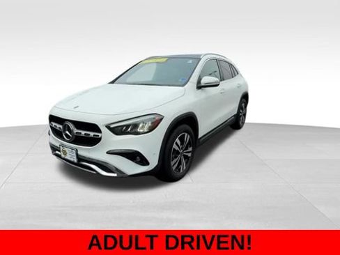 Used 2025 Mercedes-Benz GLA 250 4MATIC image 2