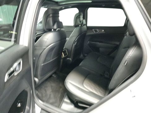 Used 2025 Kia Sportage X-Line w/ Premium Package AWD/4WD image 31