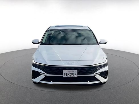 Used 2025 Hyundai Elantra Limited image 3