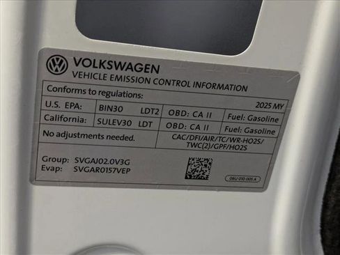 Used 2025 Volkswagen Tiguan SEL R-Line AWD/4WD image 26