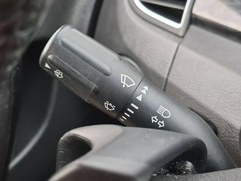 Used 2012 Ford Taurus Limited FWD image 25