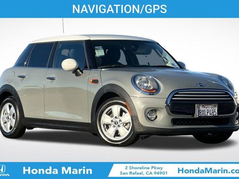 Used 2015 MINI Cooper 4-Door Hardtop image 4
