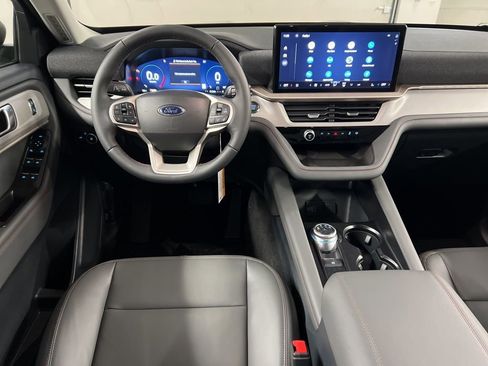 New 2026 Ford Explorer Active image 8