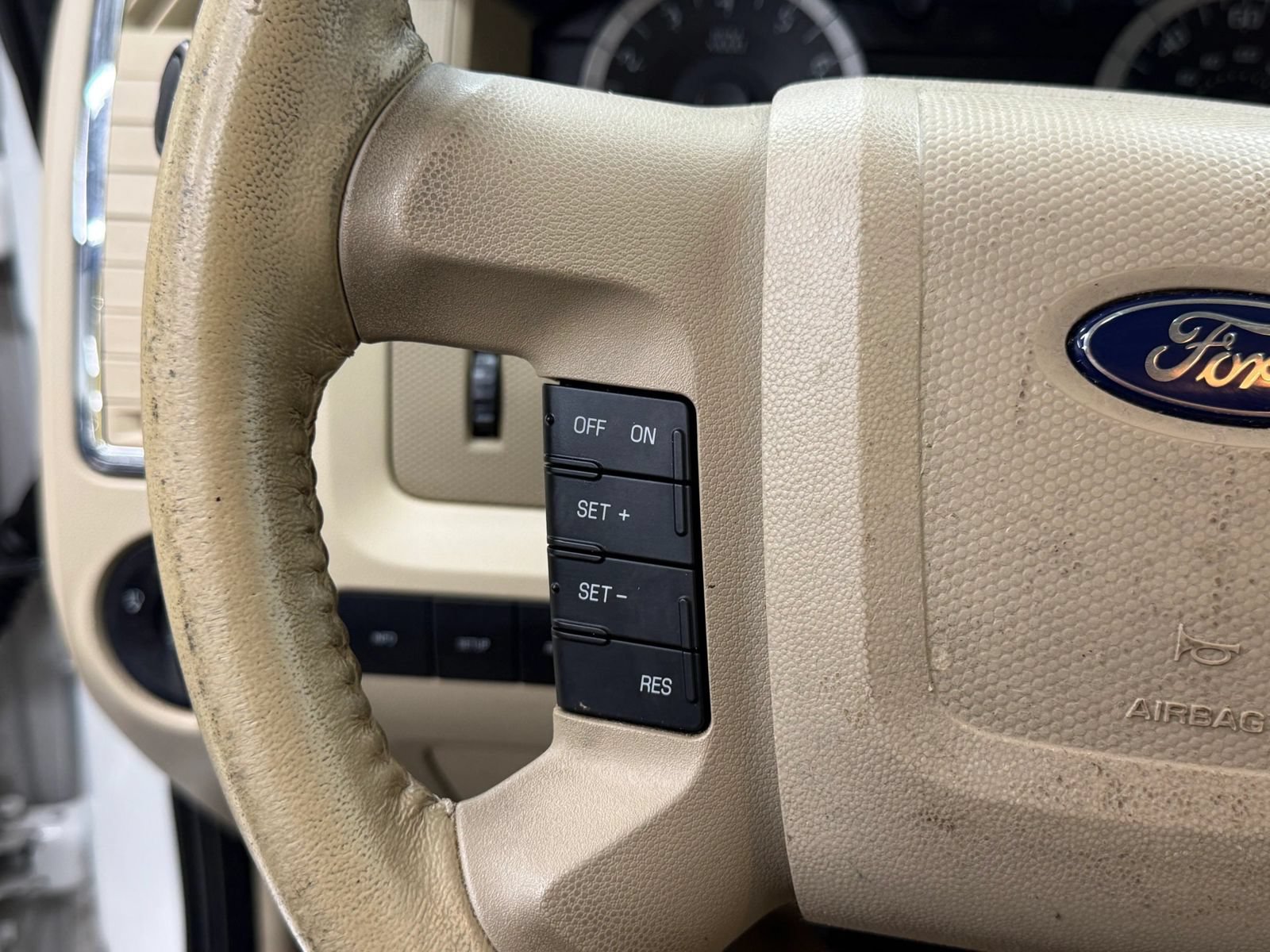 Used 2010 Ford Escape Limited FWD image 29