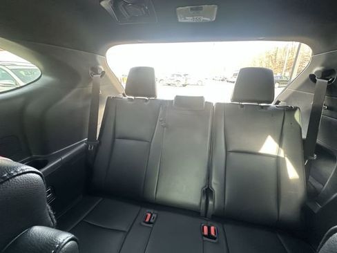Used 2023 Toyota Highlander XSE image 29