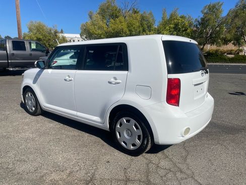 Used 2008 Scion xB FWD image 3