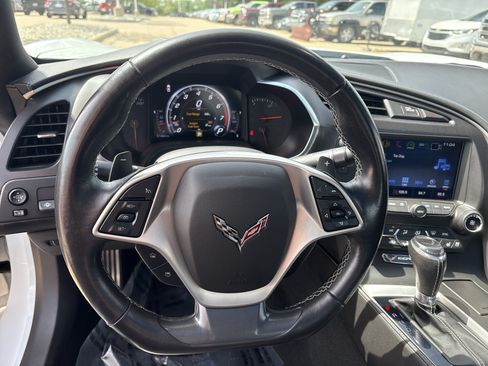 Used 2019 Chevrolet Corvette Stingray Coupe RWD image 15