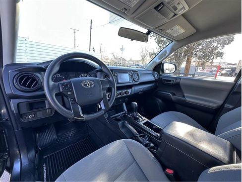 Used 2017 Toyota Tacoma SR image 2