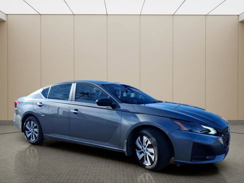 Used 2024 Nissan Altima 2.5 S image 21