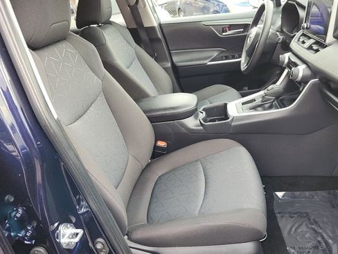 Certified 2025 Toyota RAV4 XLE FWD image 31