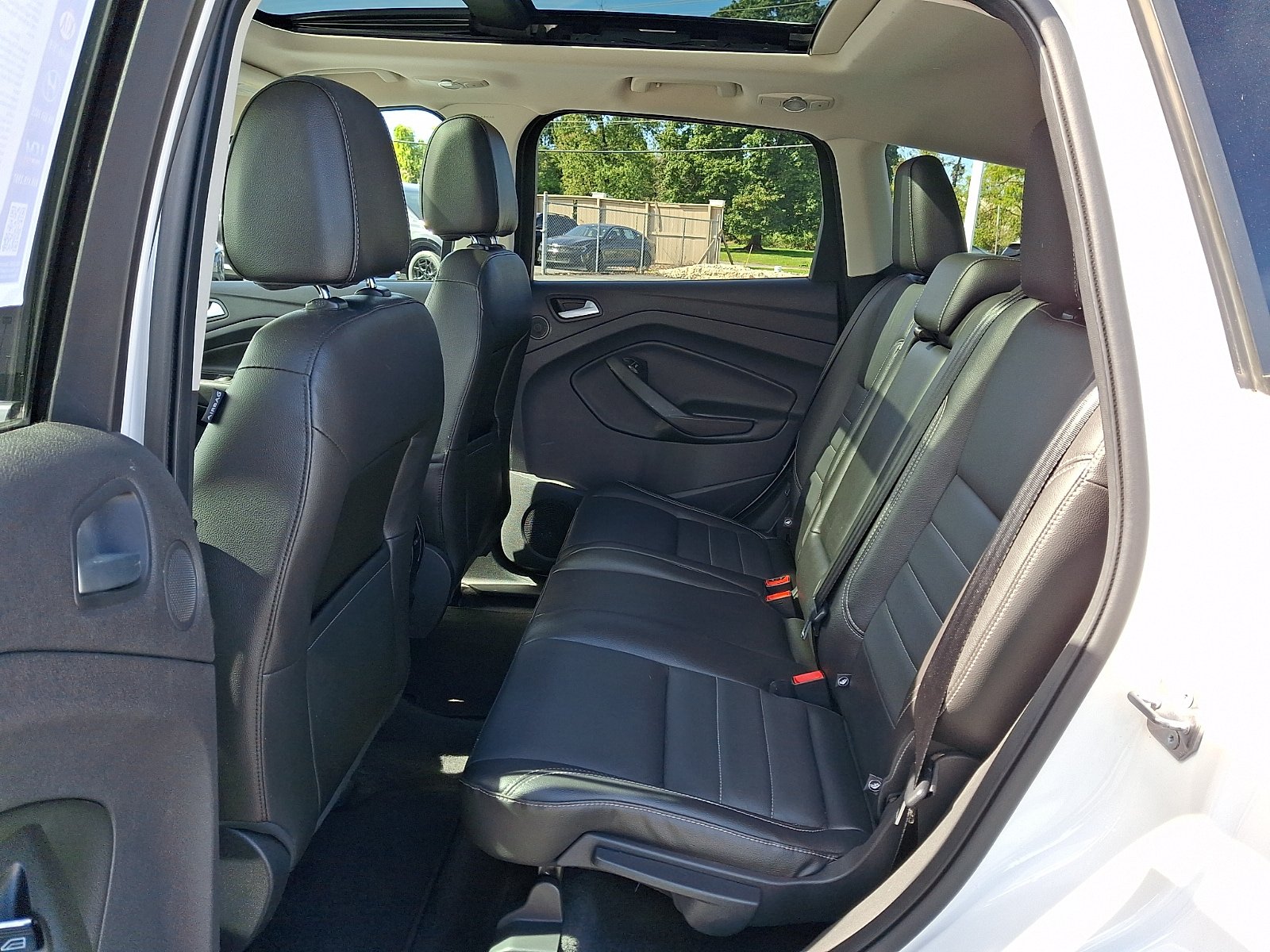 Used 2014 Ford Escape Titanium w/ Equipment Group 401A FWD image 11