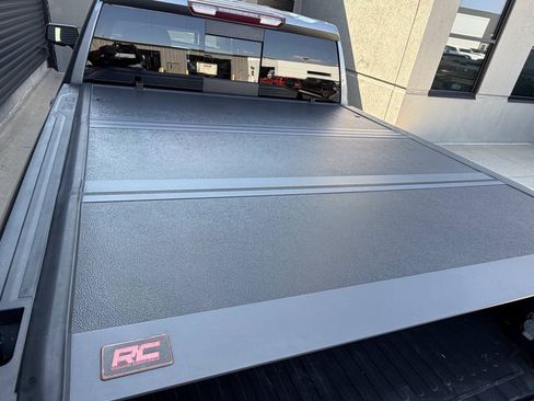 Used 2022 GMC Sierra 1500 SLT w/ SLT Premium Plus Package AWD/4WD image 14