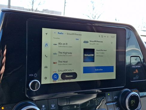 Used 2025 Toyota Highlander XLE image 18