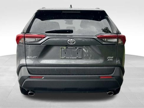 Used 2021 Toyota RAV4 XLE AWD/4WD image 4