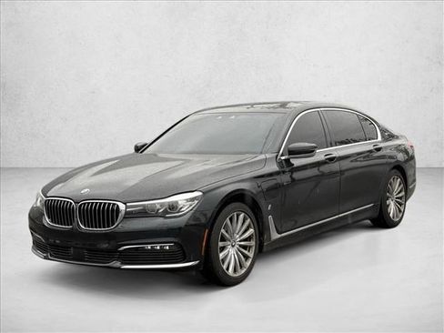 Used 2018 BMW 740e xDrive image 1