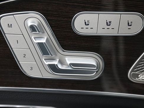 New 2026 Mercedes-Benz GLS 450 4MATIC image 21