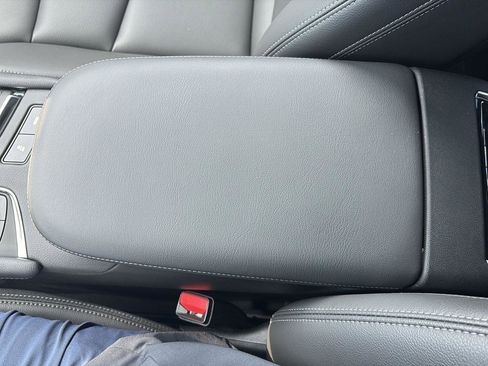 New 2025 Cadillac XT6 Luxury image 44