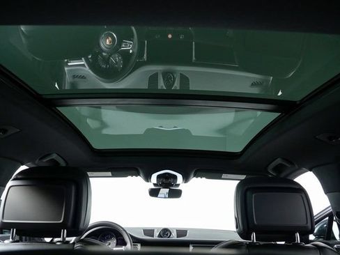 Certified 2026 Porsche Macan AWD/4WD image 17