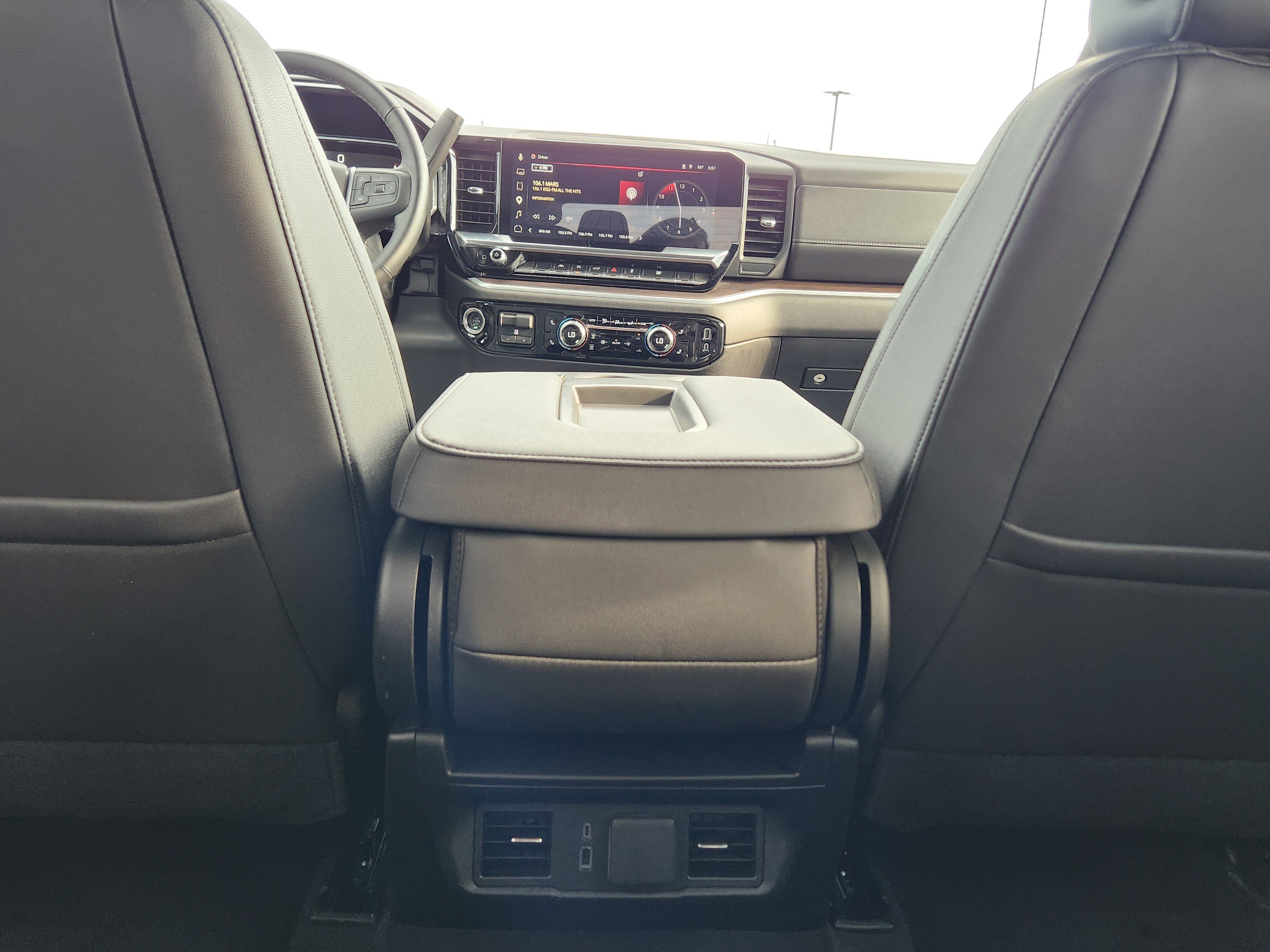 Used 2026 GMC Sierra 1500 SLT AWD/4WD image 14