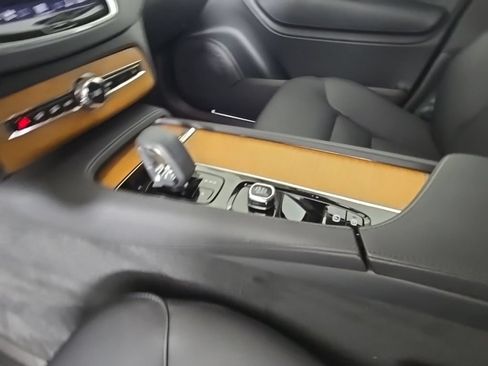 Used 2024 Volvo XC90 T8 Plus w/ Protection Package Premier AWD/4WD image 23