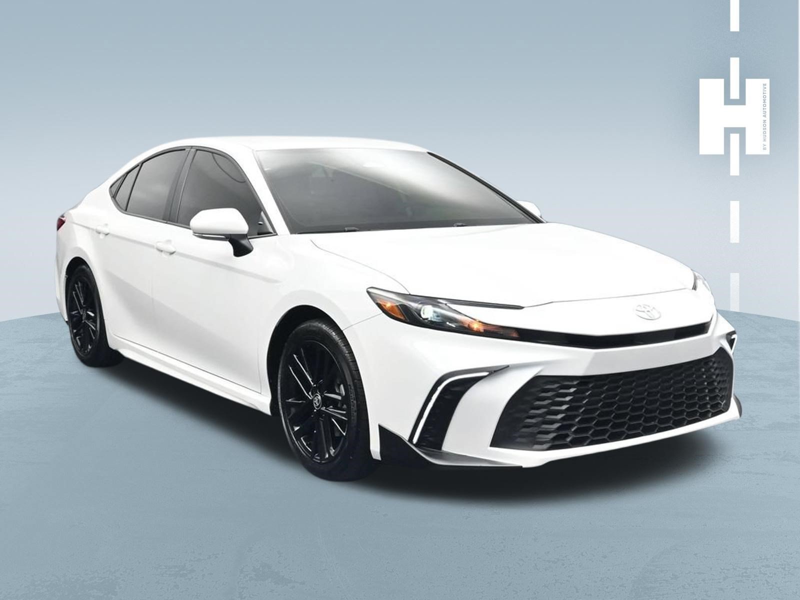 Used 2026 Toyota Camry SE FWD image 2