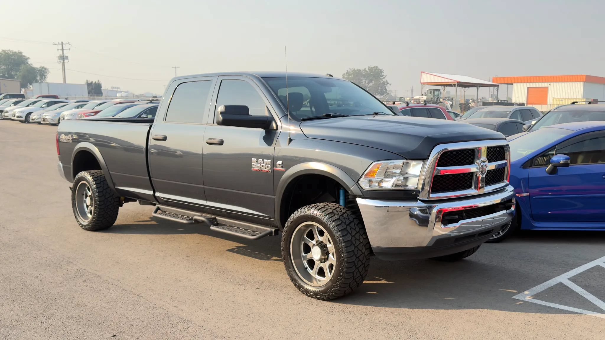 Used 2018 RAM 2500 Tradesman w/ Chrome Appearance Group AWD/4WD image 4