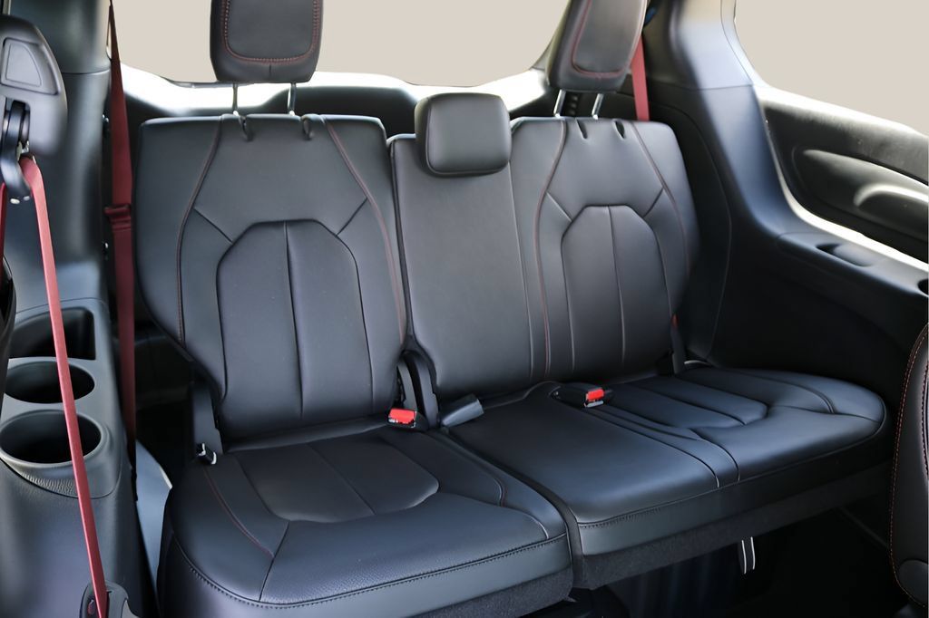 New 2027 Chrysler Pacifica Select FWD image 20