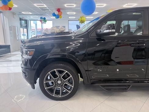 Used 2019 RAM 1500 Laramie AWD/4WD image 6