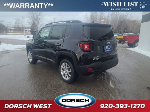 Used 2023 Jeep Renegade Latitude w/ Premium Group image 3
