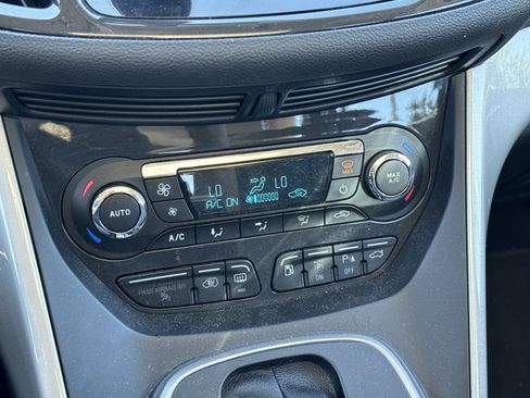 Used 2015 Ford C-MAX Energi SEL w/ Equipment Group 303A FWD image 19