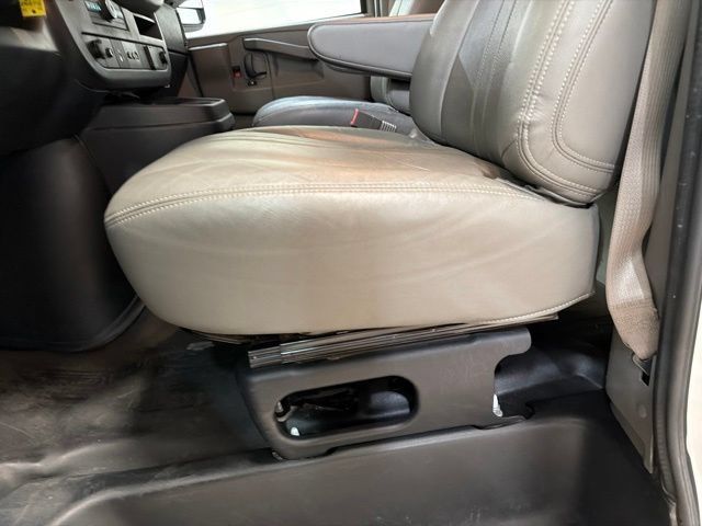 Used 2018 GMC Savana 2500 RWD image 11
