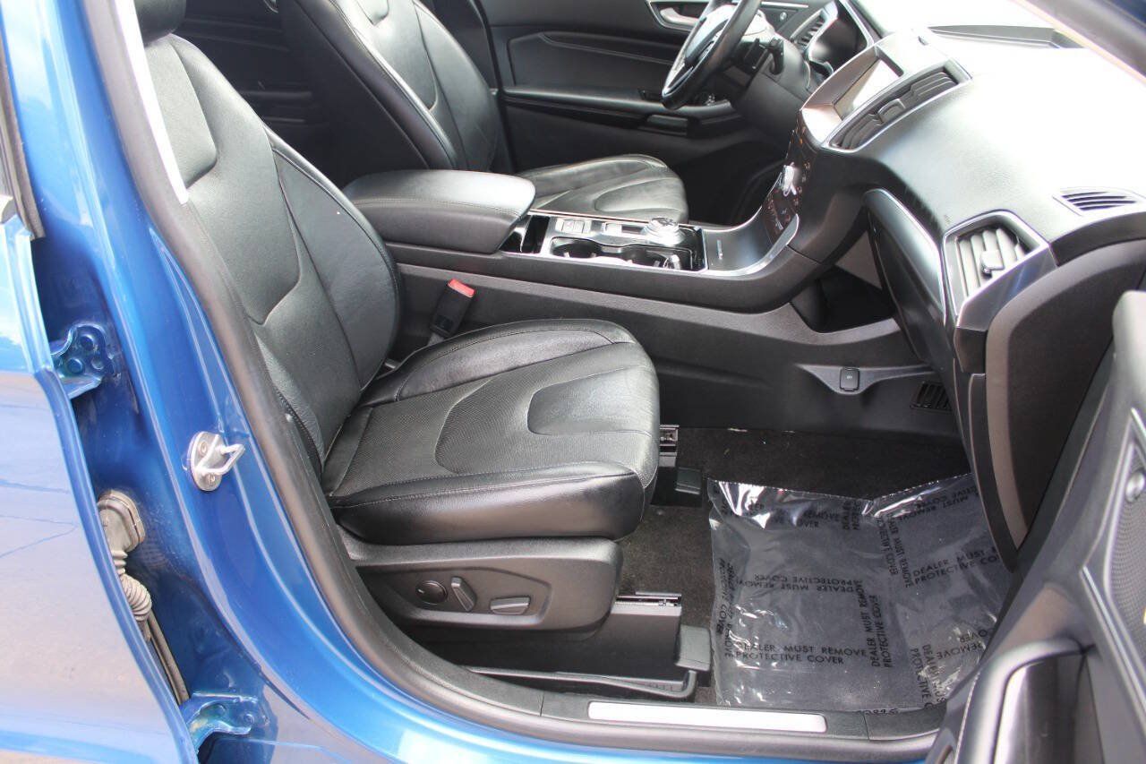 Used 2020 Ford Edge Titanium w/ Equipment Group 301A AWD/4WD image 13