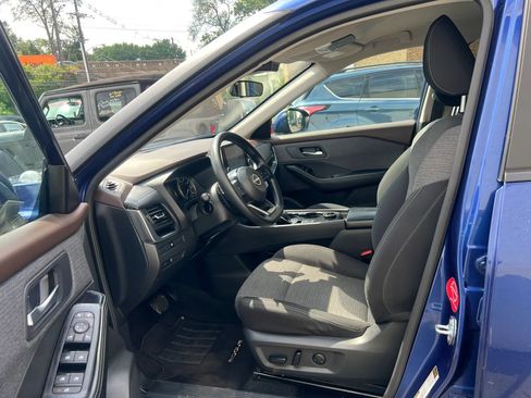 Used 2023 Nissan Rogue SV AWD/4WD image 32