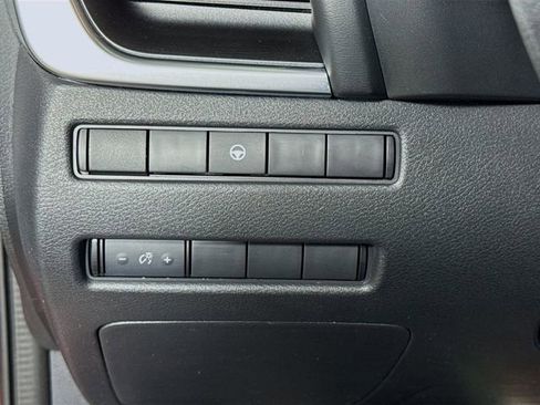 Used 2021 Nissan Rogue SV image 19