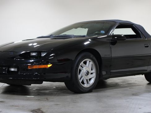 Used 1995 Chevrolet Camaro Z28 RWD image 26