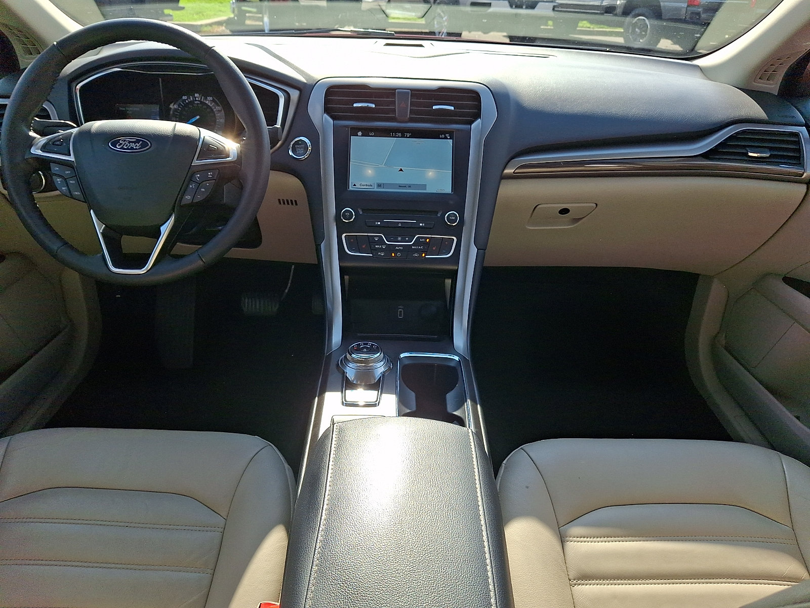 Certified 2018 Ford Fusion SE w/ Fusion SE Technology Package FWD image 14
